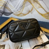 Футляр для фотоаппарата Prada из импортной кожи ягненка, #082. Сложный ручной вы