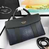PRADA Новый номер модели： 550171 Модная и элегантная дамская сумка с ретро-шармо