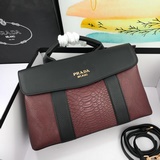 PRADA Новый номер модели： 550171 Модная и элегантная дамская сумка с ретро-шармо