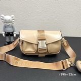 Prada 2023 весенняя коллекция модных сумок в стиле мотоциклиста из гладкой теляч