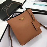 Средний размер, 212# Кожаная сумка Prada Double Saffiano, изготовленная в Италии