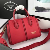 Новая сумка Prada из кожи бычка, модель № 2039. Изготовлена из импортной кожи бы