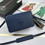 Официальный сайт представляет новую модель с откидной крышкой от Prada/PRADA - б
