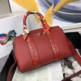 Новая эксклюзивная модель Pra@a (можно носить в руке или через плечо) для создан