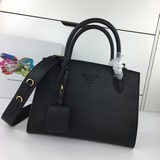 -Prada Ribbon, 2895# Дизайнер Miuccia заявила о возвращении к основам： «.