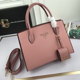 Высокое качество, эксклюзивная премьера популярной модели PRADA (Prada) 66158, и