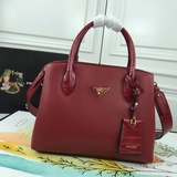 Новинка на официальном сайте, популярная во всем мире, модель 2023 года от Prada