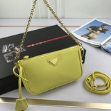 Prada. Новейшая модель из импортной кожи с блестящим крестообразным узором и фур