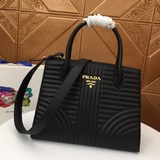 Prada, модель 165#, популярная модель из новой коллекции, из кожи Saffiano и тел