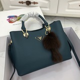 Новая модель Prada 1813 «Хит 2023 года» пользуется огромной популярностью. Она п