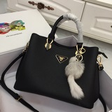 Новая модель Prada 1813 «Хит 2023 года» пользуется огромной популярностью. Она п
