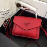 Prada, модель № 2094, с двумя плечевыми ремнями, «Сделано в Италии», превосходно
