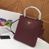 Средний размер, 212# Кожаная сумка Prada Double Saffiano, изготовлена в Италии.