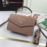 Prada, модель 2095, с двумя плечевыми ремнями, «Сделано в Италии», превосходное 