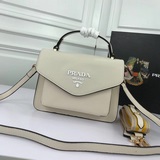 Prada, модель 2094, с двумя плечевыми ремнями, «Сделано в Италии», превосходное 