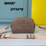 Высококачественная сумка для фотоаппарата Prada.2023 из натуральной кожи верхнег