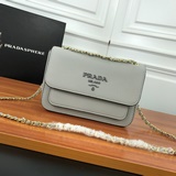 Prada 3011 Новая модель сумки-конверта с крышкой, через плечо, с цепочкой, из на
