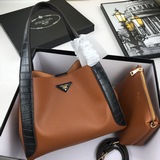 PRADA Новая модель： 1BA256# Модная и элегантная дамская сумка с ретро-шармом.