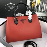 Prada, модель 1BA255, с плечевым ремнем, «Сделано в Италии», превосходное качест