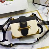 Оригинальный товар в продаже в специализированном магазине. Модель PRADA： 1BD045