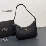 Новая модель женской сумки Hobo из кожи, поступившая в продажу в 2023 году, изго