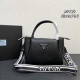 PRADA Двухсторонний рюкзак с двойными ремнями из натуральной кожи. Этот рюкзак и