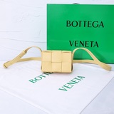 Новая модель сумки Mini cassette Bag из овечьей кожи от #B.  Еще не поступила в 