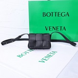 Новая модель сумки Mini cassette Bag из овечьей кожи от #B.  Еще не поступила в 