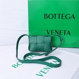 Новая модель сумки Mini cassette Bag из овечьей кожи от #B.  Еще не поступила в 