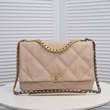 Большой мешок Chanel в цвете абрикоса, новейшая модель, уже в продаже. Импортиро