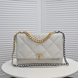 Милый белый Chanel, новейшая модель, уже в продаже. Импортированный кожаный чехо