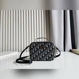 Dior： Новая модель французской сумки WOC, очень вместительная и ароматная, новая
