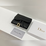 Бренд： Dior 2059 Цвет： черный Размер： 11*10*2 Описание： Dior.