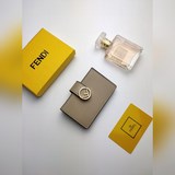 Fendi f is fendi Карточный чехол с прозрачным окошком, внутренним отделением и п