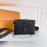 Мягкая сумка с укрепленными углами и квадратной формой, короткой цепочкой и широ