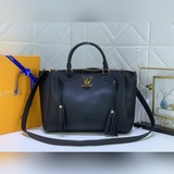 m54569lockmeto Сумка — идеальный аксессуар на каждый день. Эта сумка lockmeto из