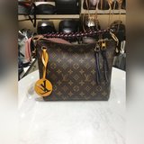 Мини-сумка m55090 Beaubourg Hobo изготовлена из ткани с монограммой.