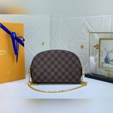 M47353 Large Monogram Monogram Large Cosmetic Bag с цепочкой изготовлен из класс