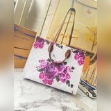 m21234 Белая сумка с круглым цветочным принтом из коллекции monogram emp.