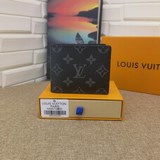 Кожаный кошелек m69075 с классическим монограммным узором. Компактный размер, но