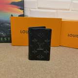 M62899 Карманный кошелек Louis Vuitton из черной телячьей кожи Monogram Shadow.