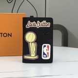 m80615 nba Карманный кошелек Данный карманный кошелек изготовлен из зернистой ко