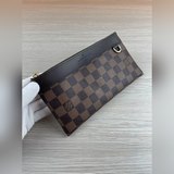 m44323 discovery pochette Маленькая сумка Эта небольшая сумка в стиле диско.
