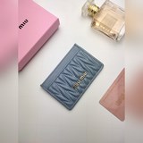 Классическая сумка Miu Miu из овечьей кожи [розовый] Этот кожаный чехол для карт