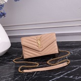 YSL – Капюшон с капюшоном и индивидуальными металлическими деталями. Невероятно 