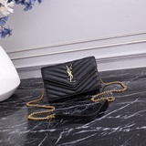 YSL – Капюшон с капюшоном и индивидуальными металлическими деталями. Невероятно 