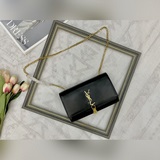 Сумка Saint Laurent с логотипом на передней клапане, ремешком через плечо с заст