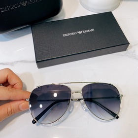 Очки EMPORIO ARMANI Модель： EA4021 Размер： 61х14-145