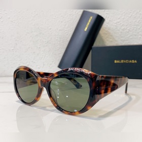 Очень нравятся солнцезащитные очки BALENCIAGA с буквами Очки, кот