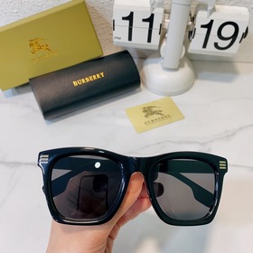 BURBERRY Новая модель BE4348 Размер 54, 22-145 0